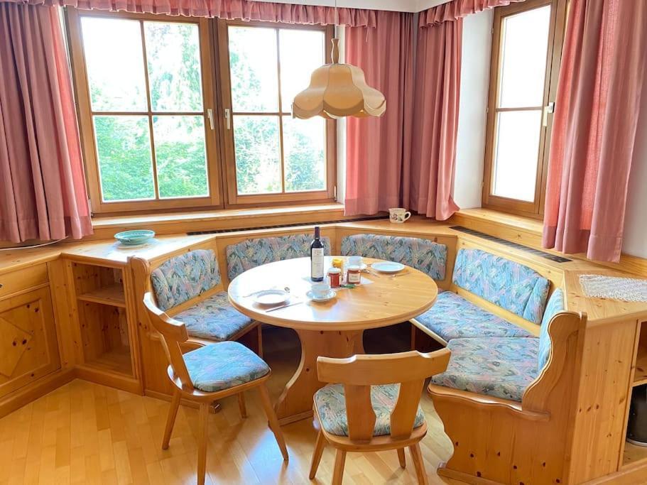 Zentrale Wohnung Gmunden Alte Baeckerei ภายนอก รูปภาพ