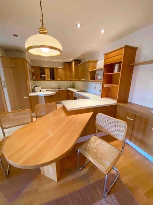 Zentrale Wohnung Gmunden Alte Baeckerei ภายนอก รูปภาพ