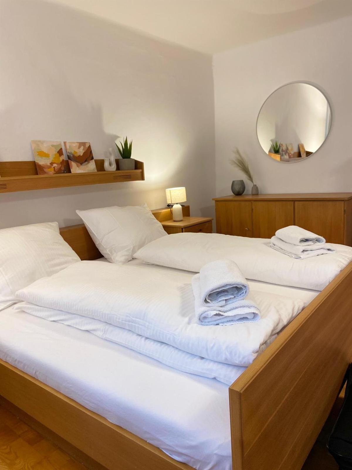 Zentrale Wohnung Gmunden Alte Baeckerei ภายนอก รูปภาพ